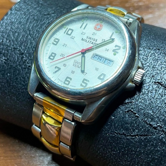 Rare Vintage Swiss Military Watch - Picture 2 of 4